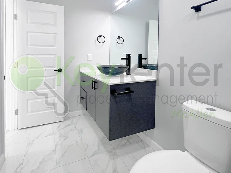 907 N Woodson Ave #2 — Photo 12