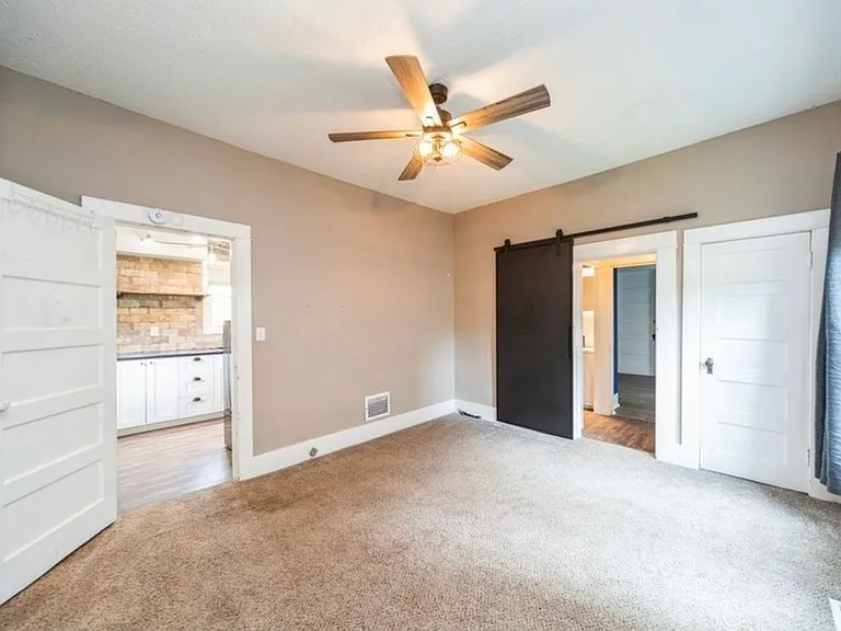 402 W Ashland Ave #1 — Photo 3