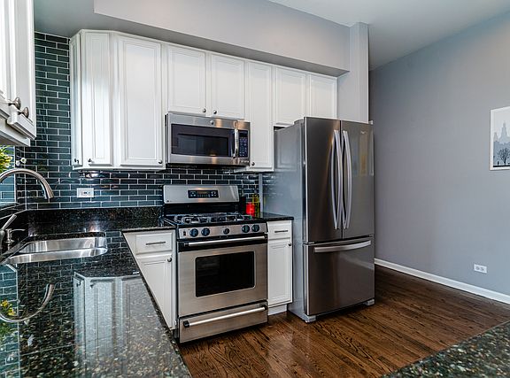 5th image of 1648 W Waveland Ave #1E