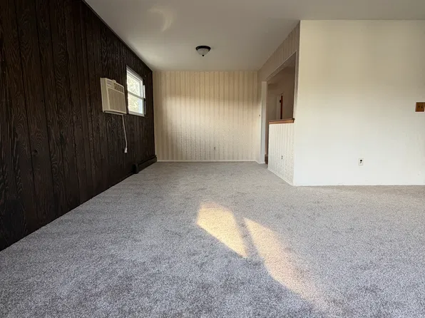 (undisclosed Address), West Islip, NY 11795