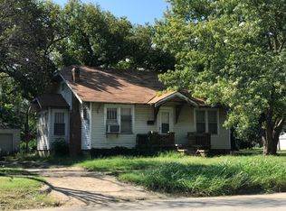 1033 N 10th St, Independence, KS 67301