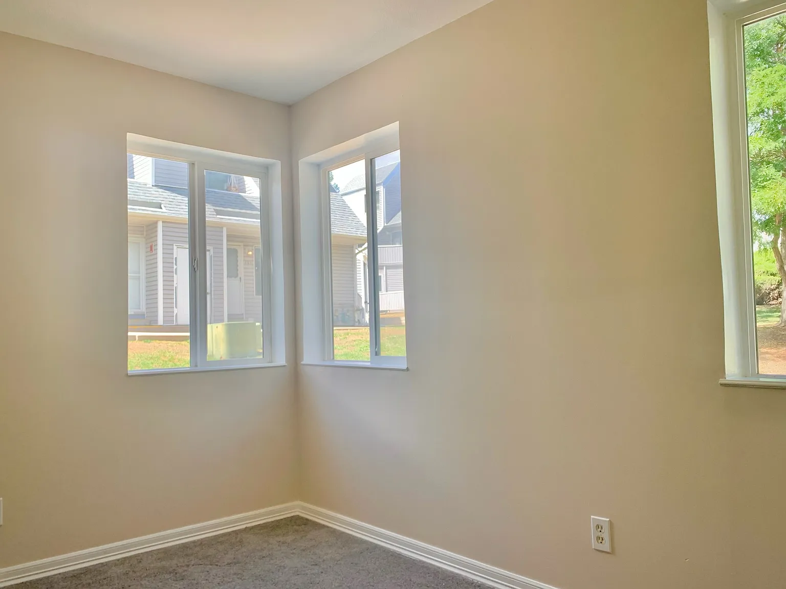 2 bed, 825 sqft, $1,600 — Photo 4