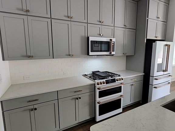 5th image of 7625 Wigmore St