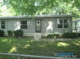 10 Sharon Dr, Caseyville, IL 62232