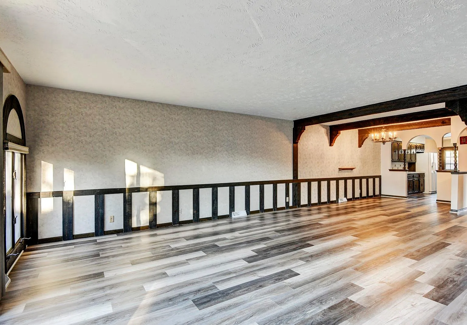 2 bed, 1.5 bath, 1300 sqft, $1,300 — Photo 4