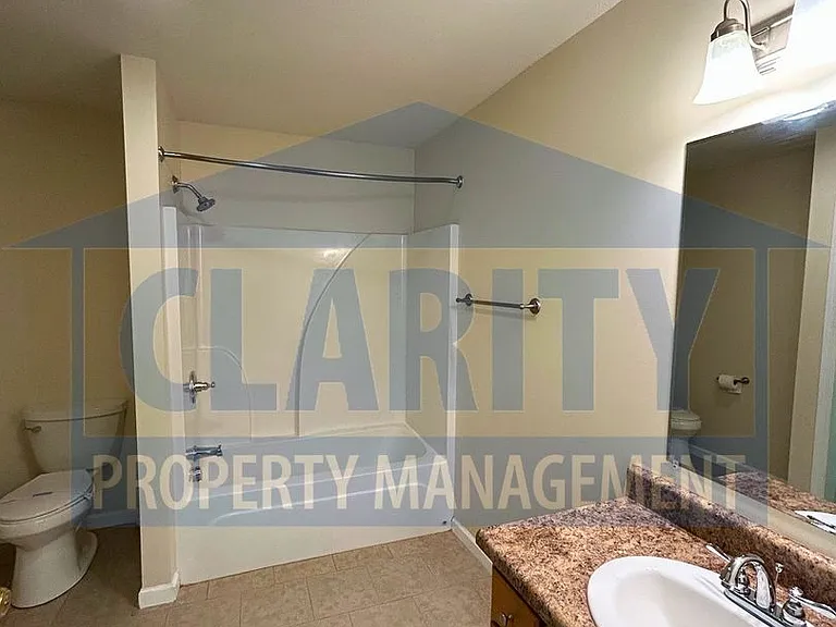209 Hughes Ave NW — Photo 10