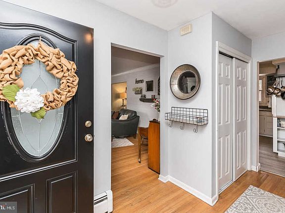 2nd image of 4304 Bloomfield Ave