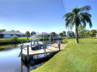 715 Riverbend Rd, North Fort Myers, FL 33917