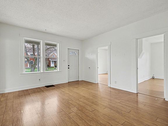 4th image of 322 College Ave