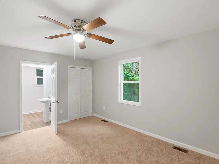 102 Burdock Cir — Photo 9