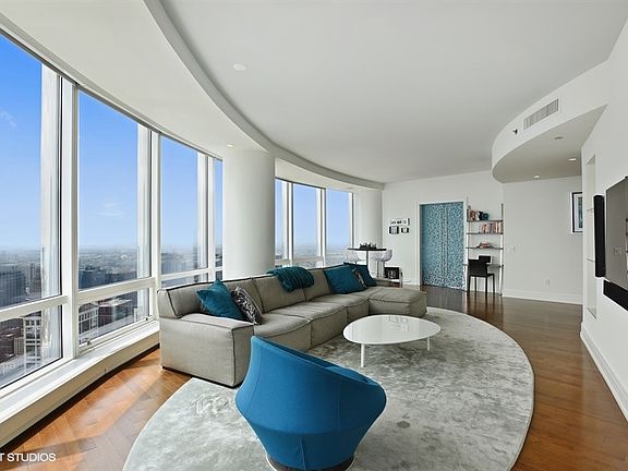 4th image of 401 N Wabash Ave #68E