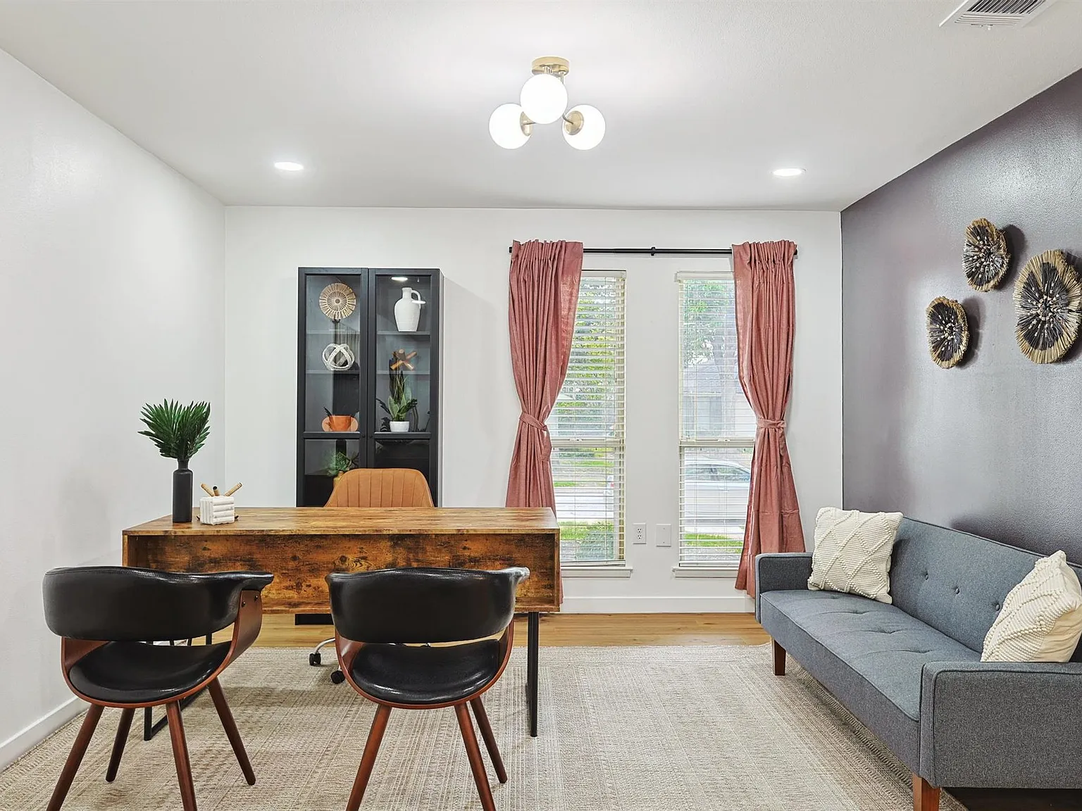 4 bed, 2255 sqft, $10,500 — Photo 3