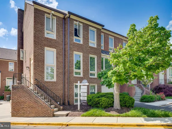 1409 Templeton Pl, Rockville, MD 20852