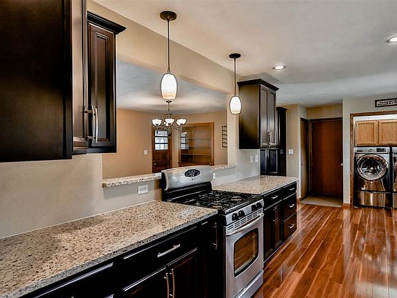 4th image of 3242 City View Dr