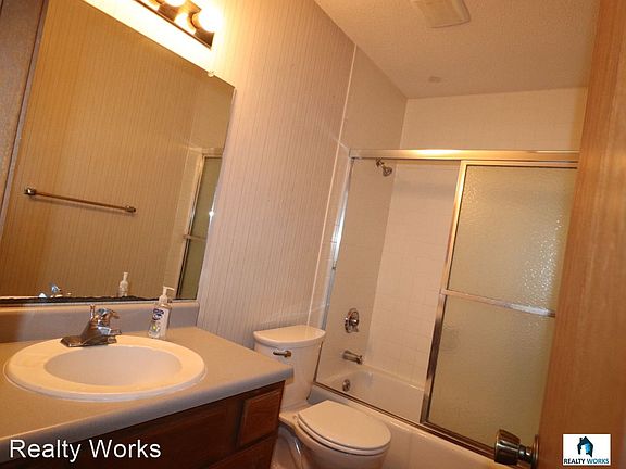5th image of 5416 S 38th St #1