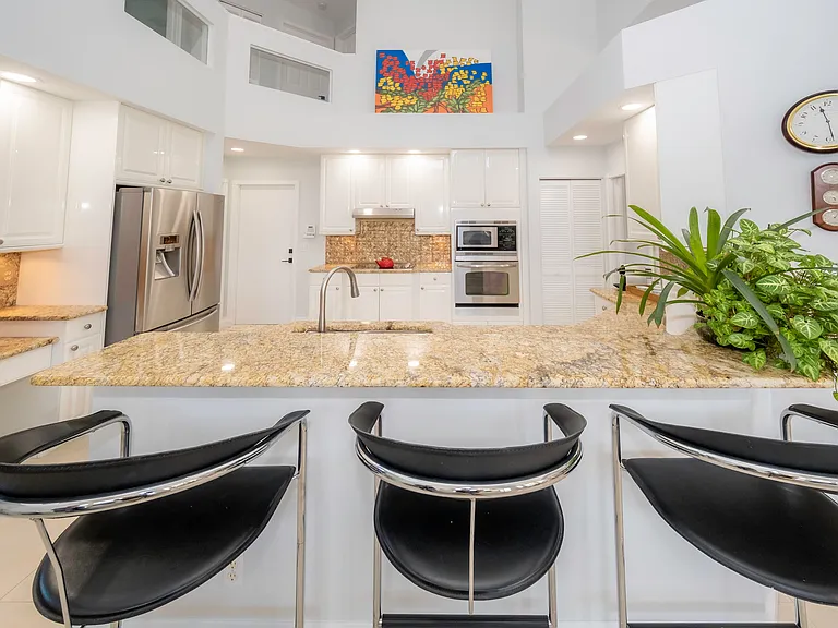 10849 Bal Harbor Dr — Photo 21