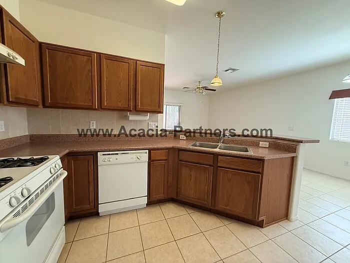 8325 N Peak View Ln — Photo 12