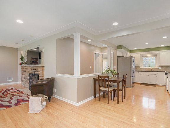 3rd image of 80 Elmhurst Dr SE