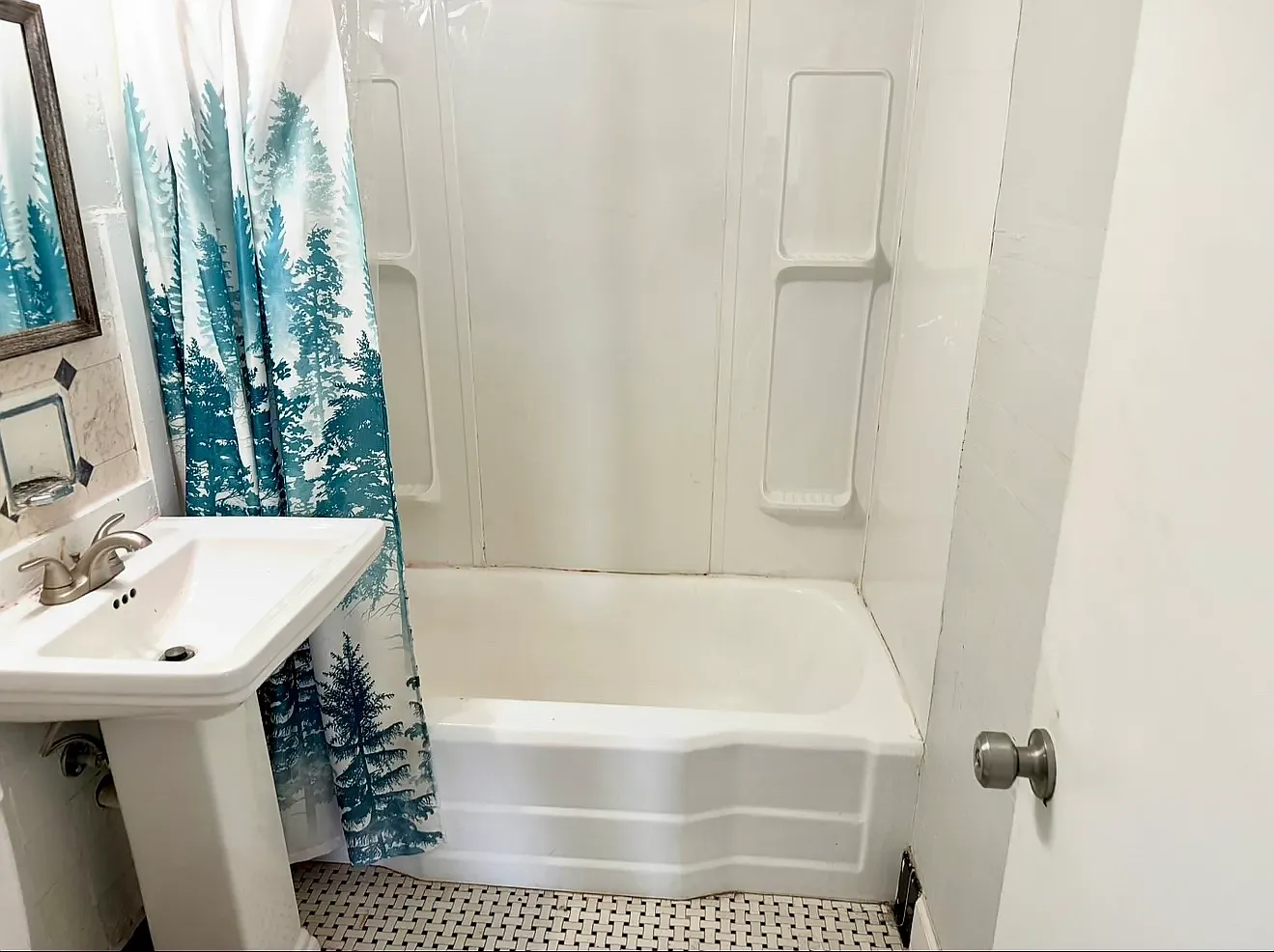2 bed, $950 — Photo 2