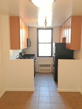 2nd image of 220 E 27th St APT 120