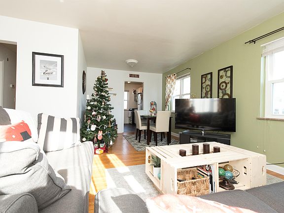 Living Room Looking Into Kitchen