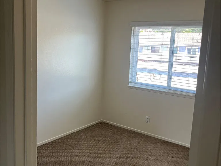 1063 Canyon Spring Ln — Photo 14