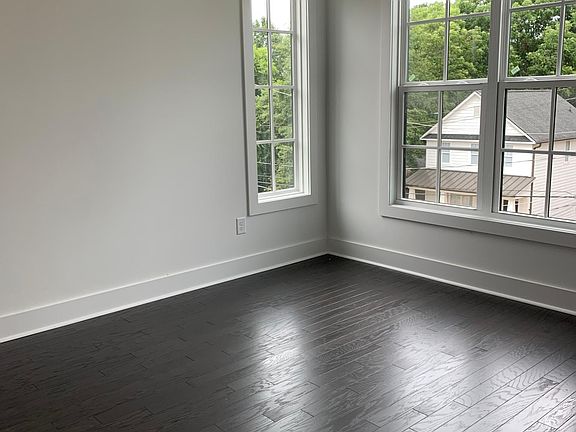 4th image of 312 Echols St