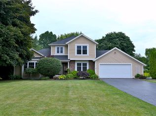 281 Hartsville Ln, Webster, NY 14580