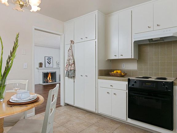 333 E Garden Green-MLS_Size-009-14-Kitch