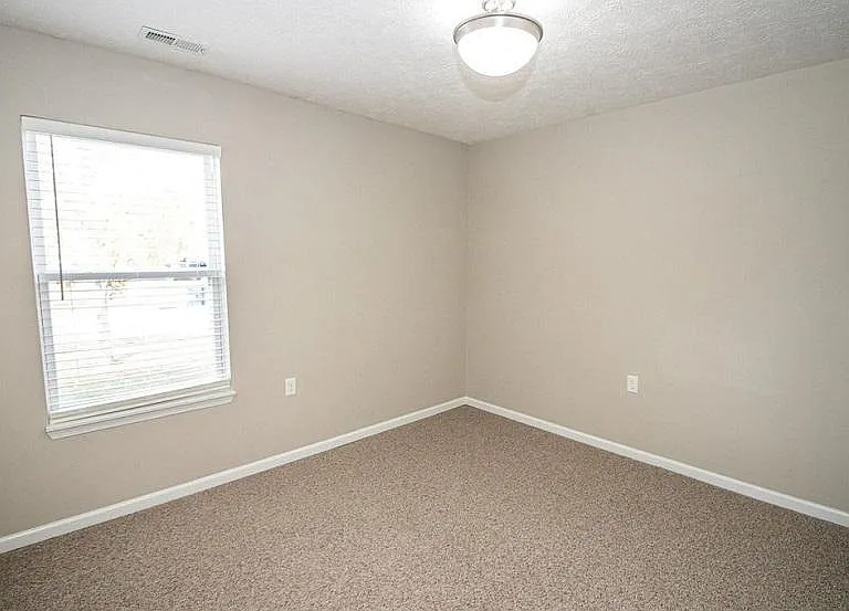 2315 Temple Ct E — Photo 13