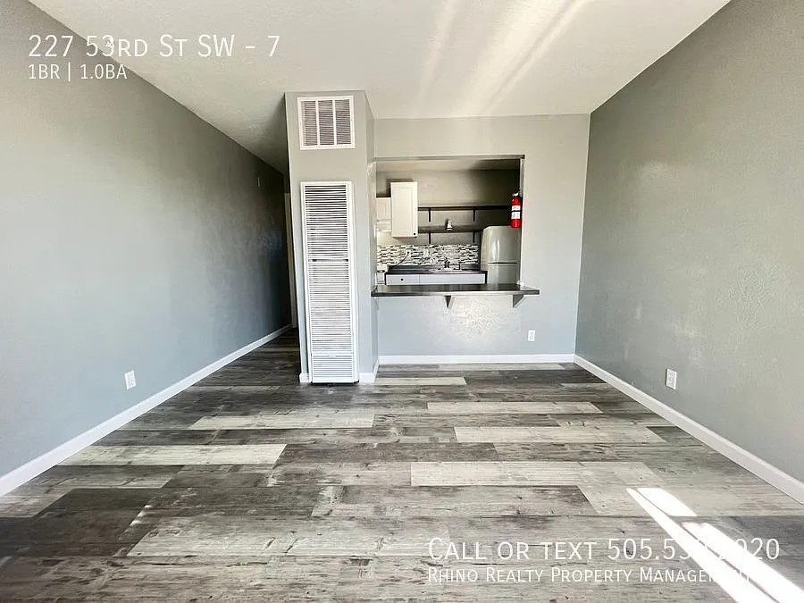Photo 2 of 7 - 227 53rd St SW #7 - Albuquerque, NM Building Photo - 227 53rd St SW #7
