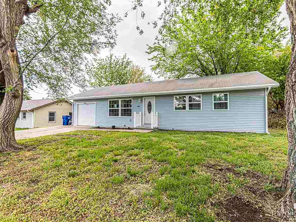 929 S Garfield St, Junction City, KS 66441 MLS 20232265 Zillow