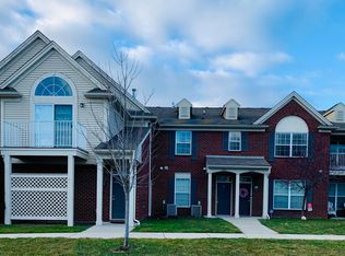 29917 Foxrun Cir, Warren, MI 48092