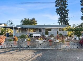 2227 SW 332nd St, Federal Way, WA 98023