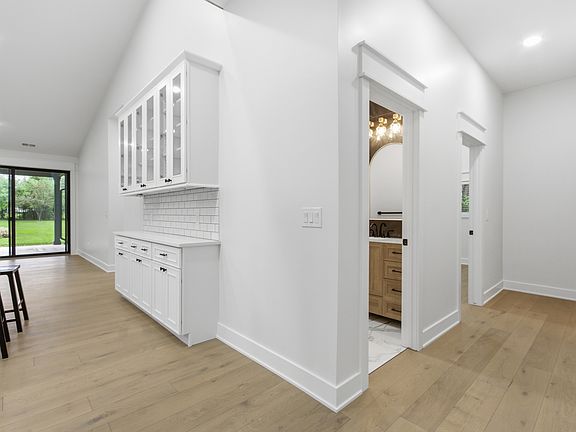 4th image of 130 McKinley Dr