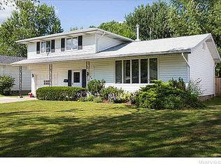 862 Edgewater Dr, Amherst, NY 14228