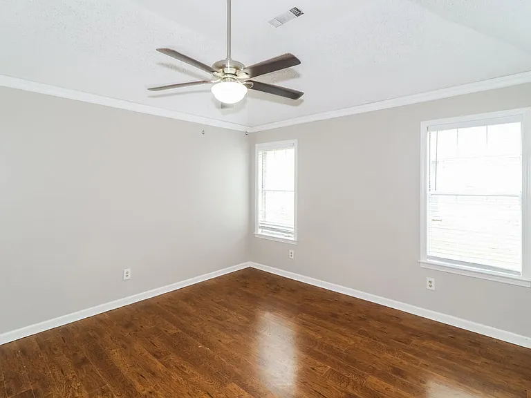 2268 Lake Hill Ct — Photo 9