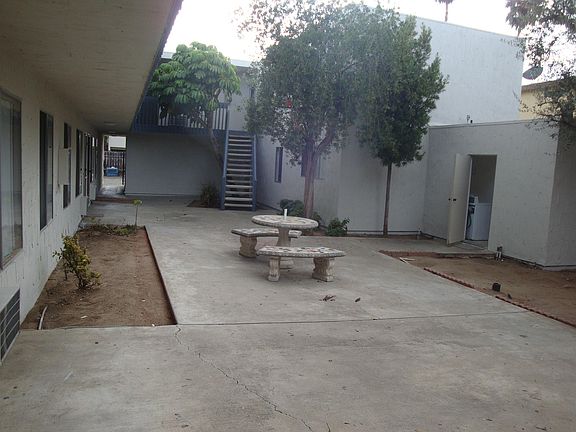 4th image of 4423 Menlo Ave APT 6
