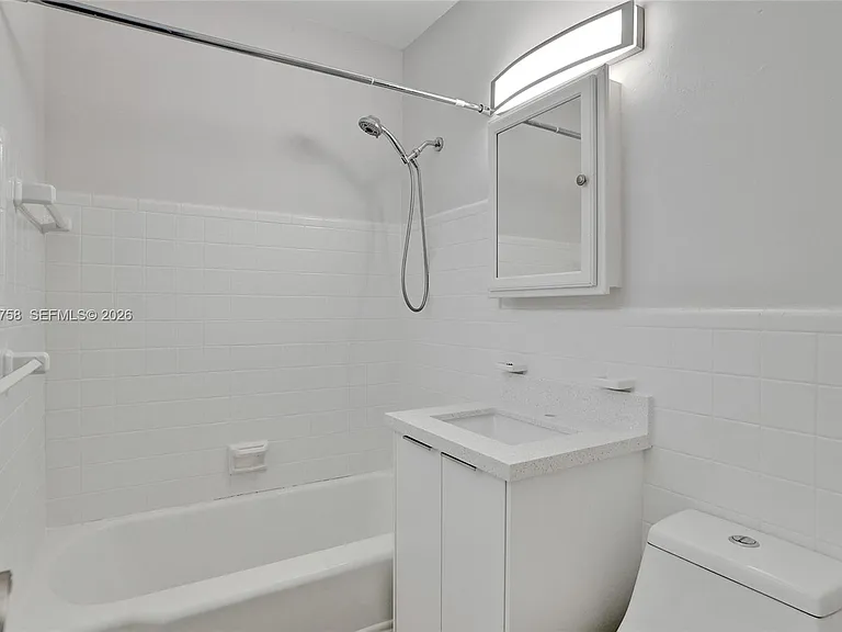 1280 NE 105th St #6 — Photo 9