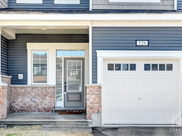 526 Cope Dr — Photo 2