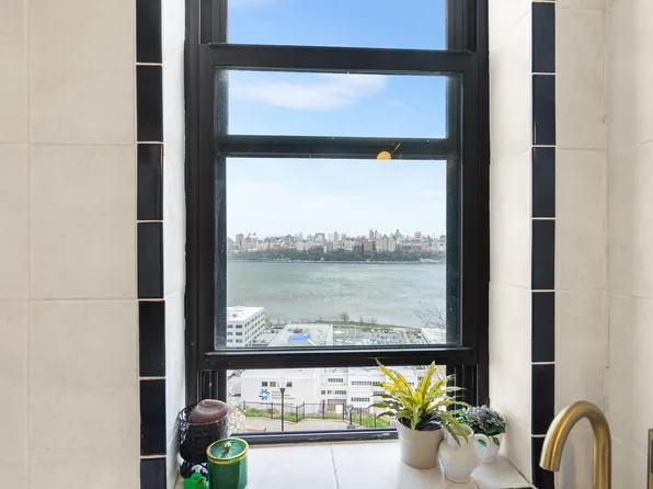 7435 Blvd East image 14 of 31