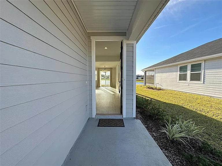 43 Waverly Ln — Photo 2