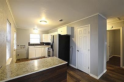 3rd image of 5407 King St