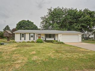 409 27th St, Monroe, WI 53566