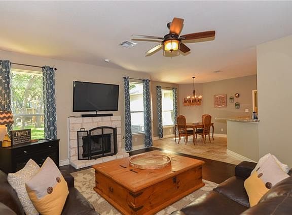 3rd image of 1011 Forest Bluff Trl