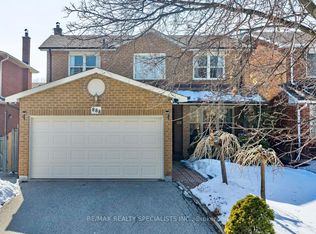 888 Messenger Meadow Dr, Mississauga, ON L5C3T2