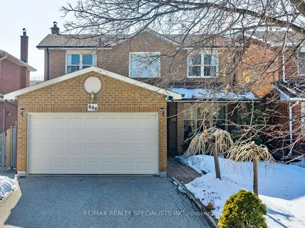 888 Messenger Meadow Dr, Mississauga, ON L5C 3T2