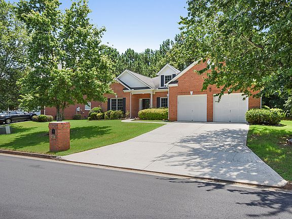 Brick ranch 2 car garage