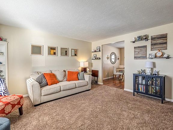 3rd image of 6860 Rockview Ct