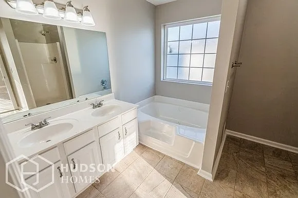 245 Lake Forest Dr — Photo 9